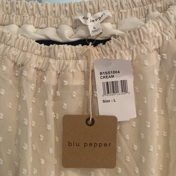 NWT Blu Pepper cream skirt size large. - Picture 4 of 4